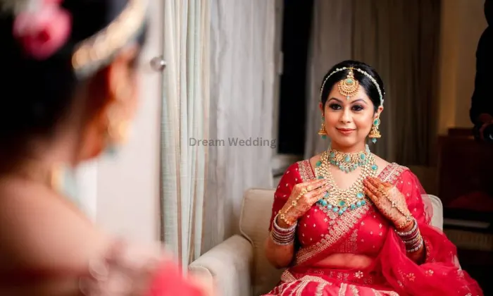 Gold Scissors Unisex Salon